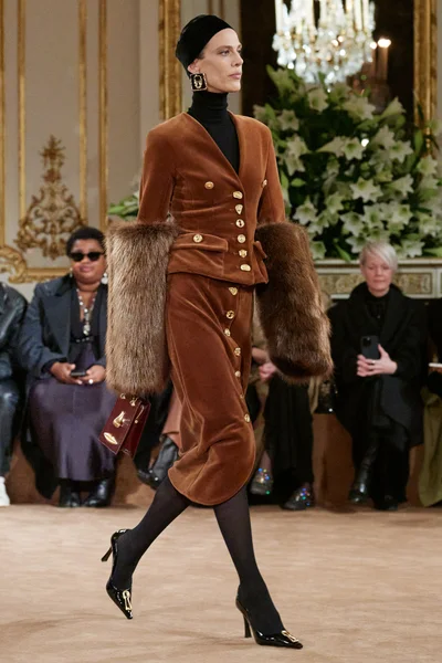 Look 23